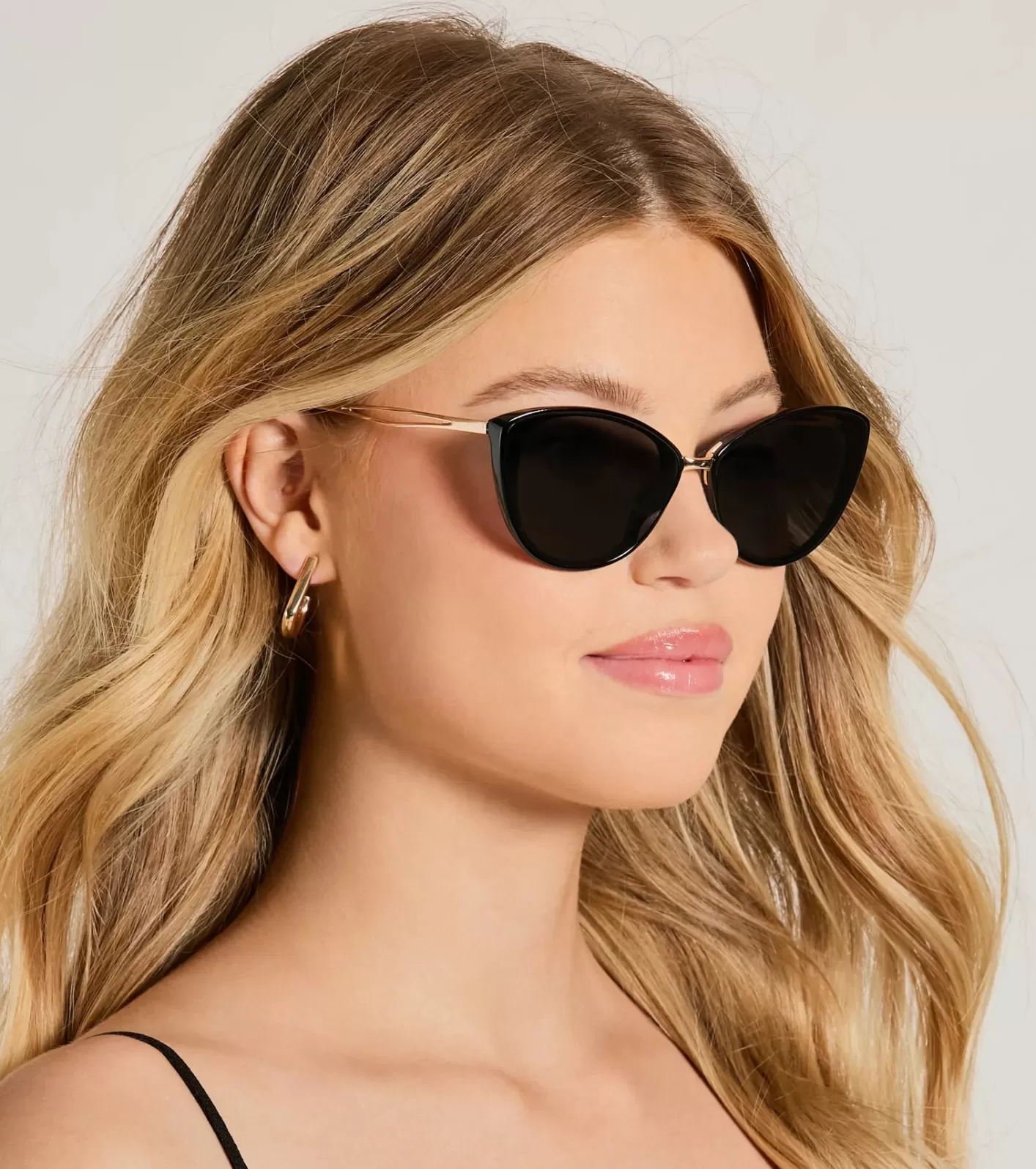 Windsor Chic Factor Oversized Sunglasses BLACK Outlet