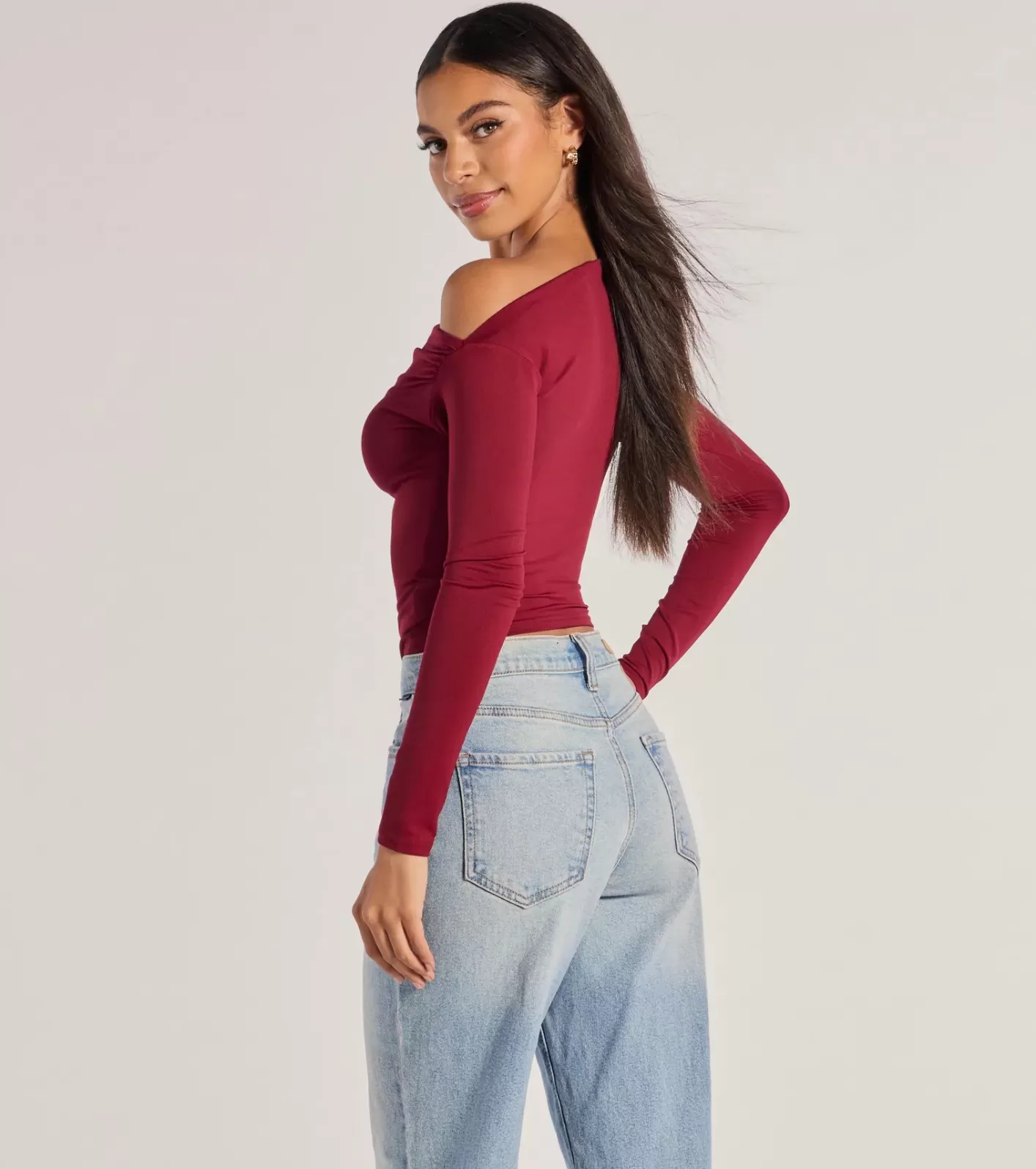 Windsor Chic Showstopper Off-The-Shoulder Top WINE Fashion