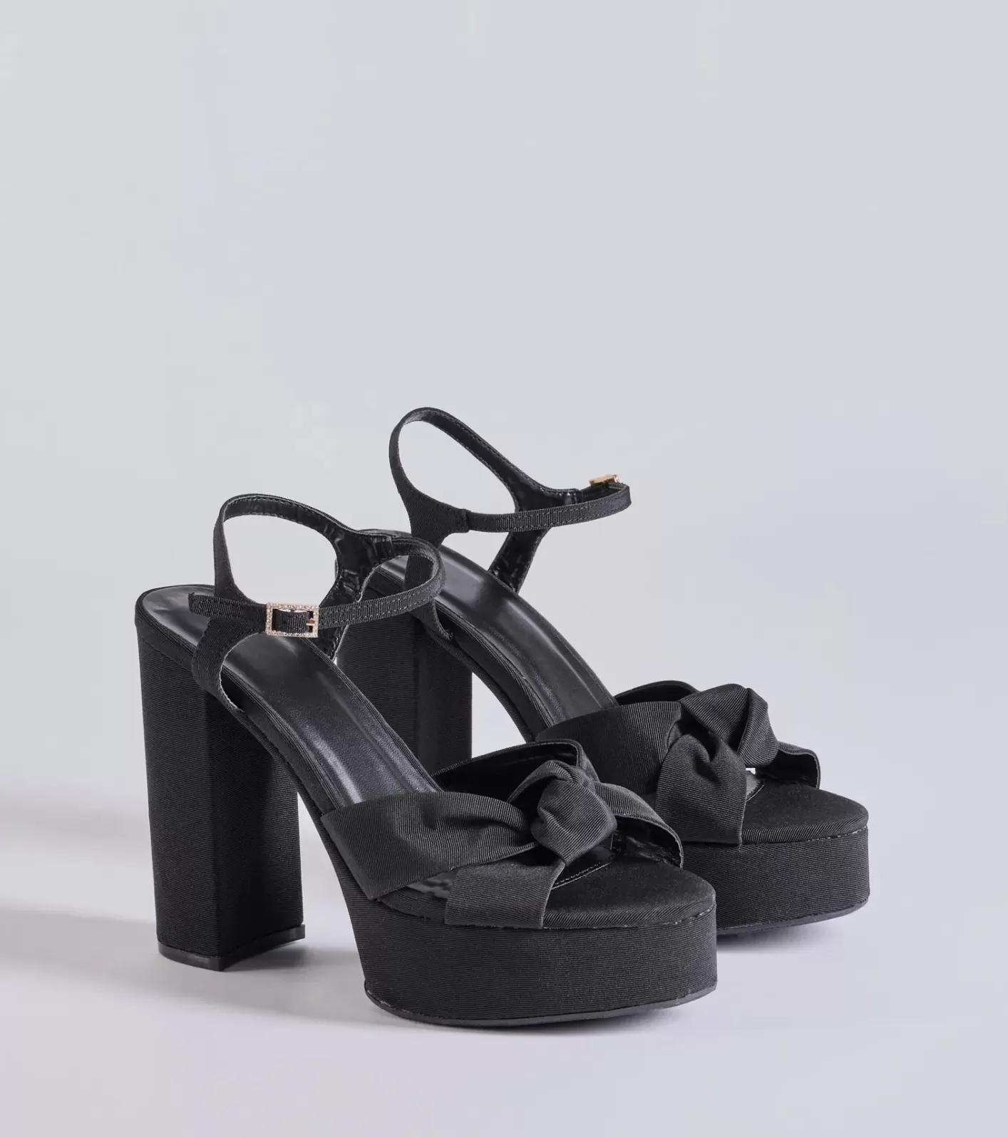 Windsor Classically Stunning Platform Knot Block Heels BLACK New