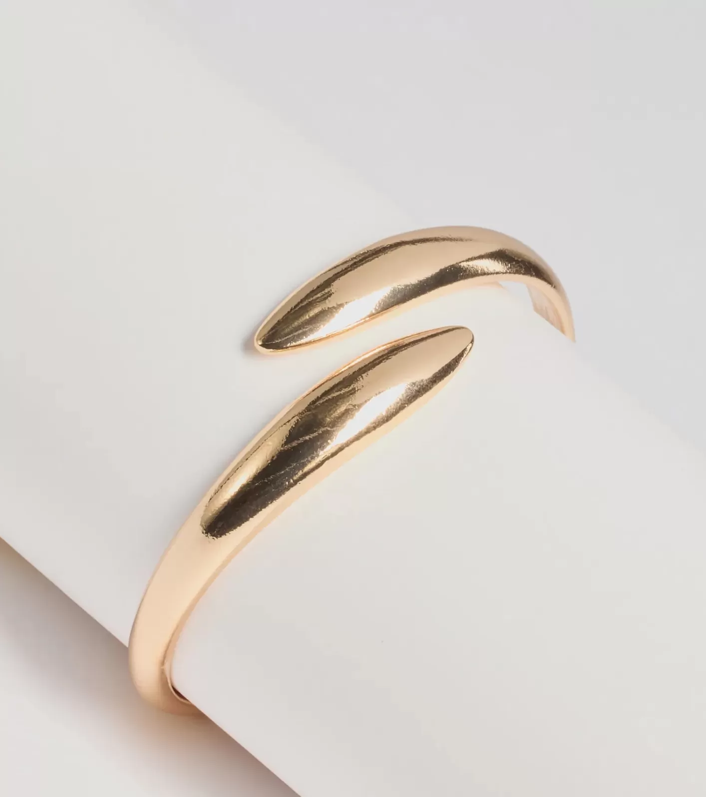 Windsor Crafted Luxe Clasp Bangle Bracelet GOLD Cheap