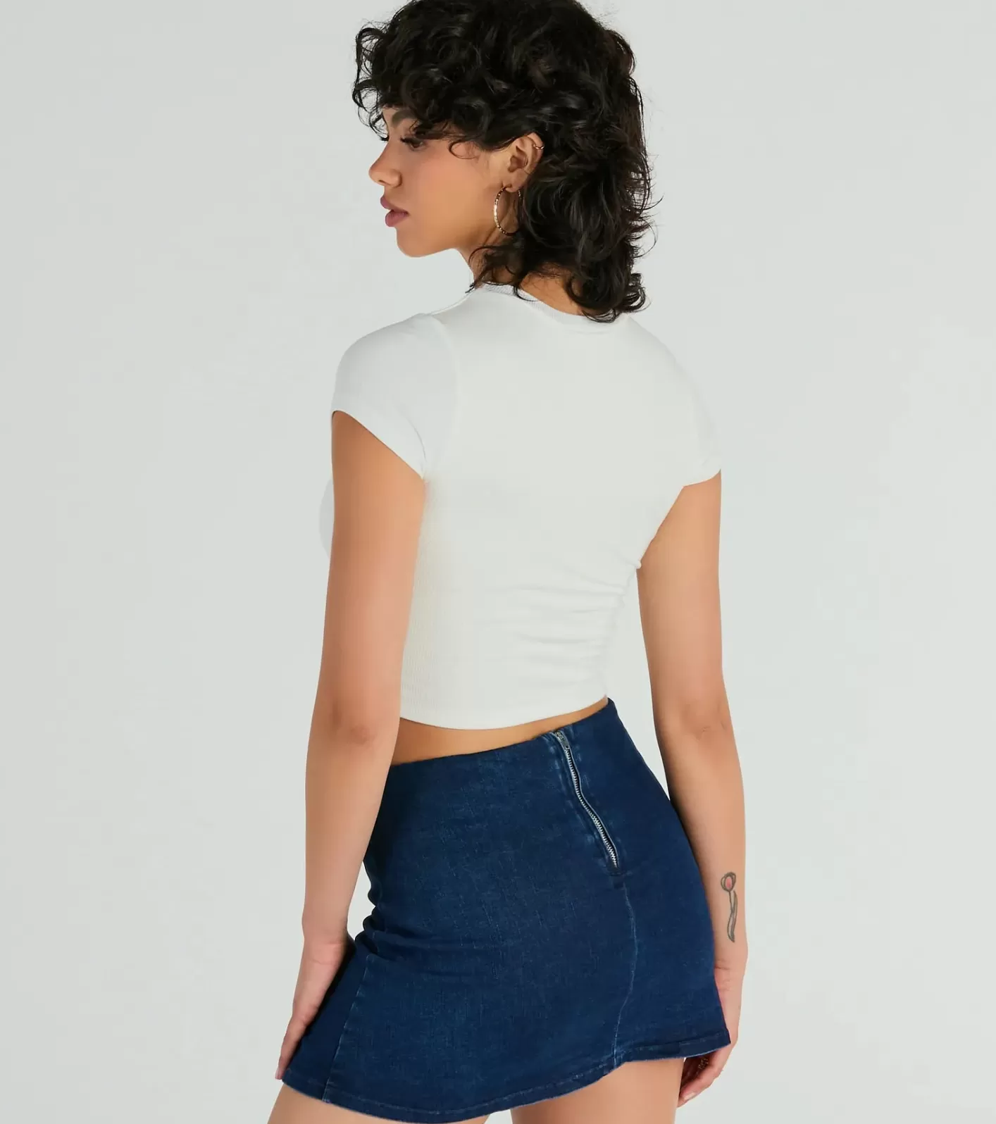 Windsor Effortless Style Short Sleeve Ribbed Knit Crop Top WHITE Hot