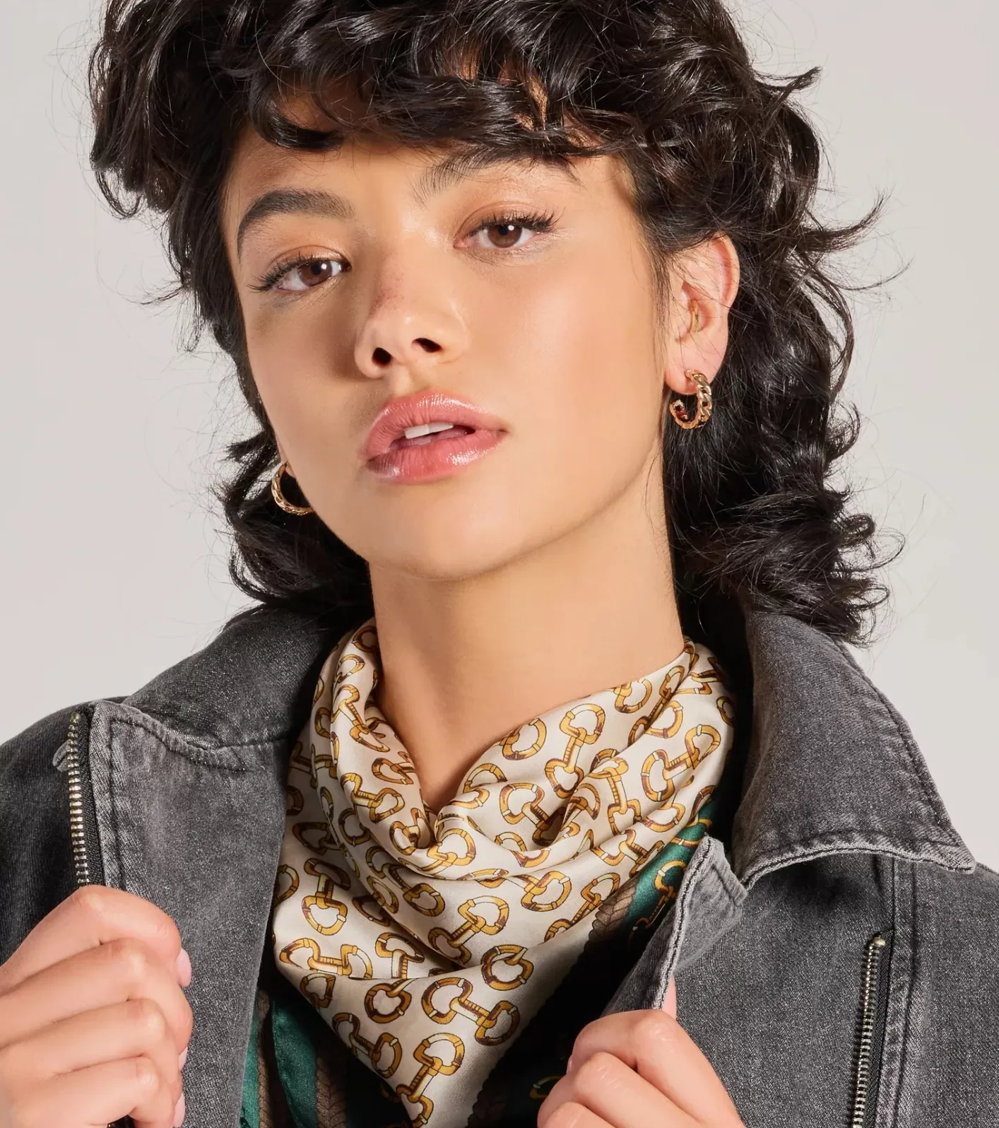 Windsor Looking Luxe Chain-Print Satin Scarf GREEN Sale