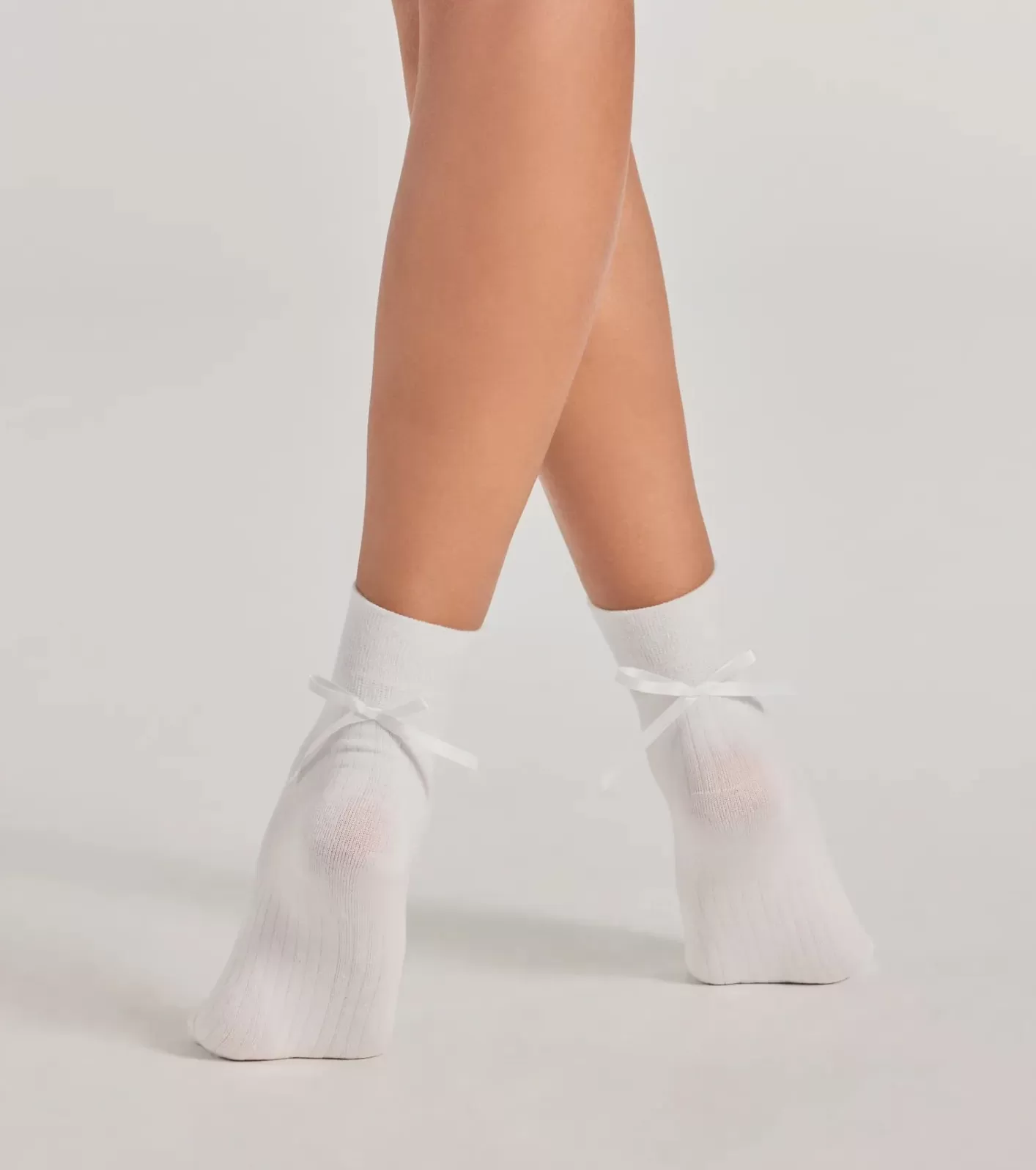 Windsor Oh-So-Adorable Bow Detail Socks WHITE Sale