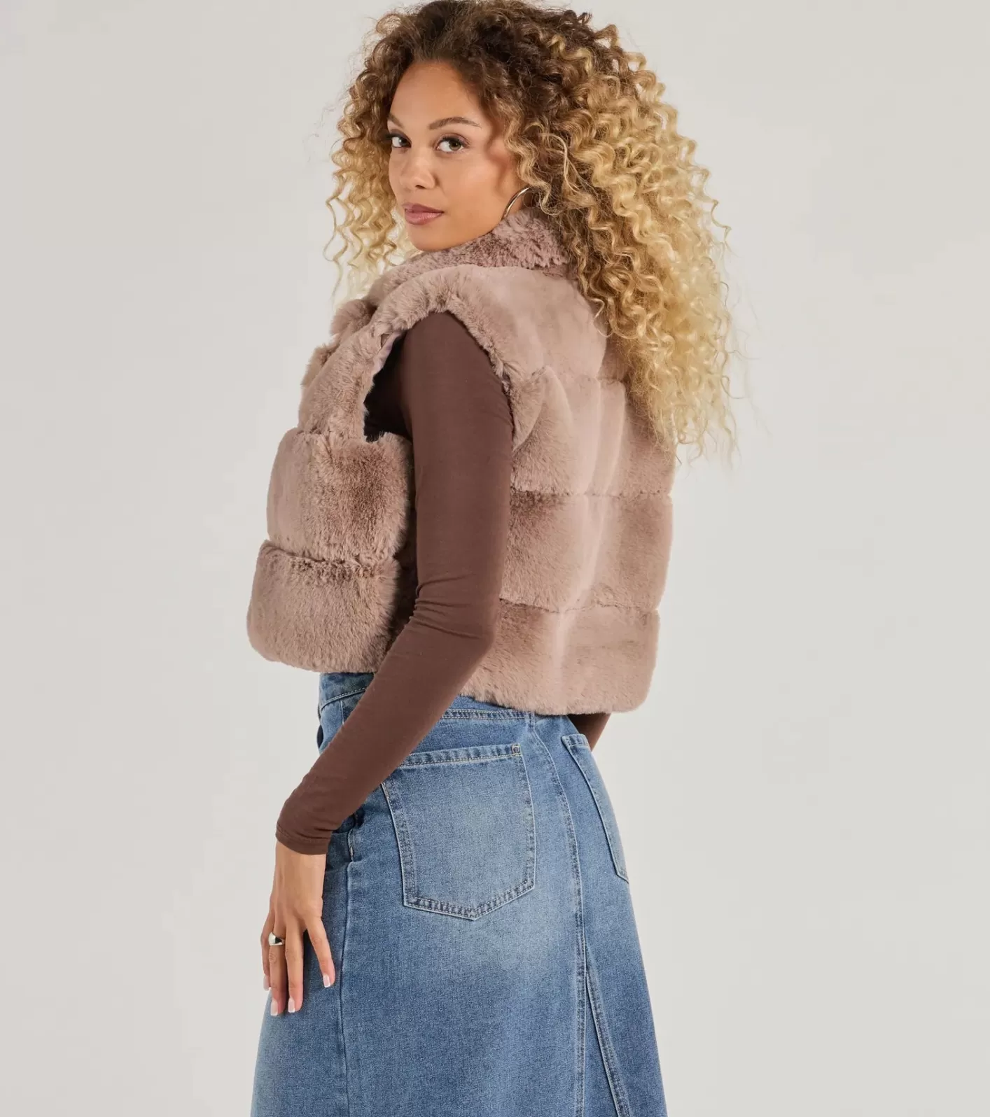 Windsor Perfectly Luxe Faux Fur Cropped Vest TAUPE Hot